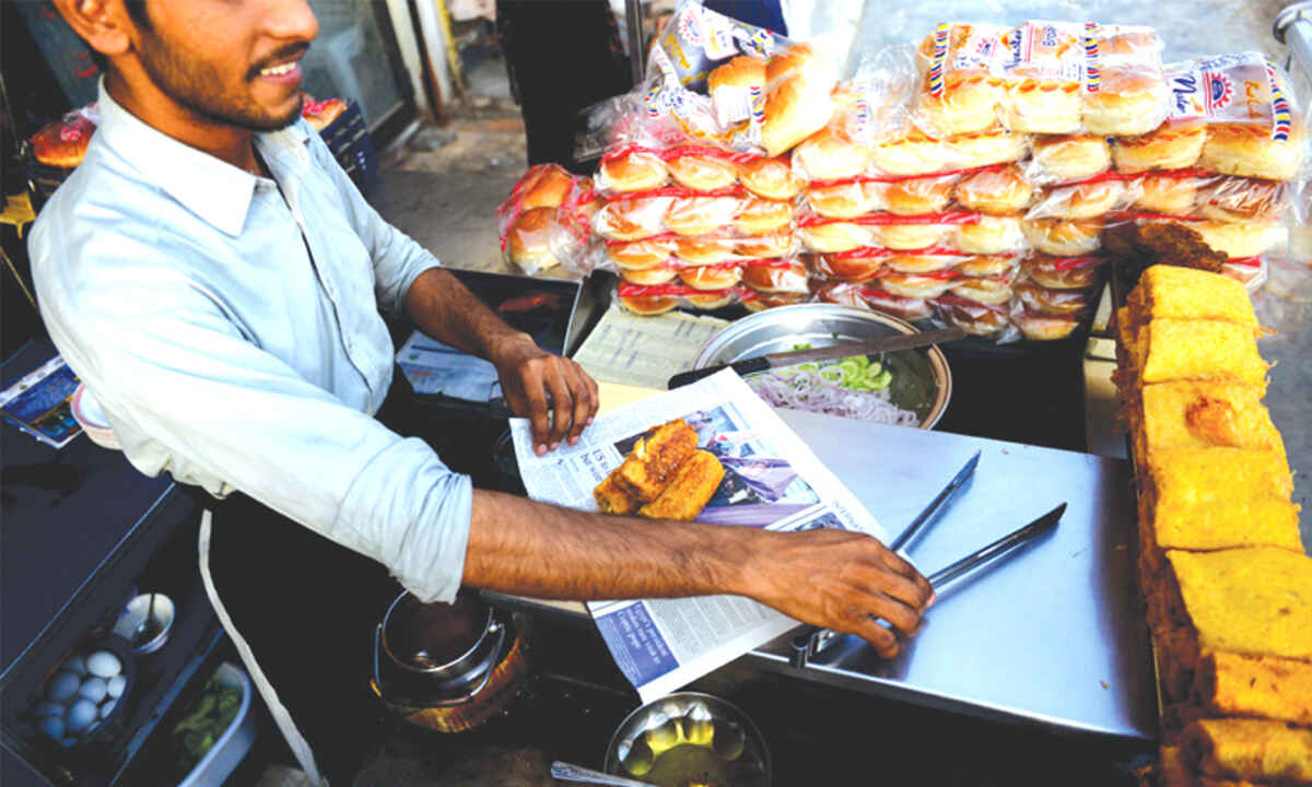 Wrapping Food In News Paper : Food wrapped in paper is harmful to health