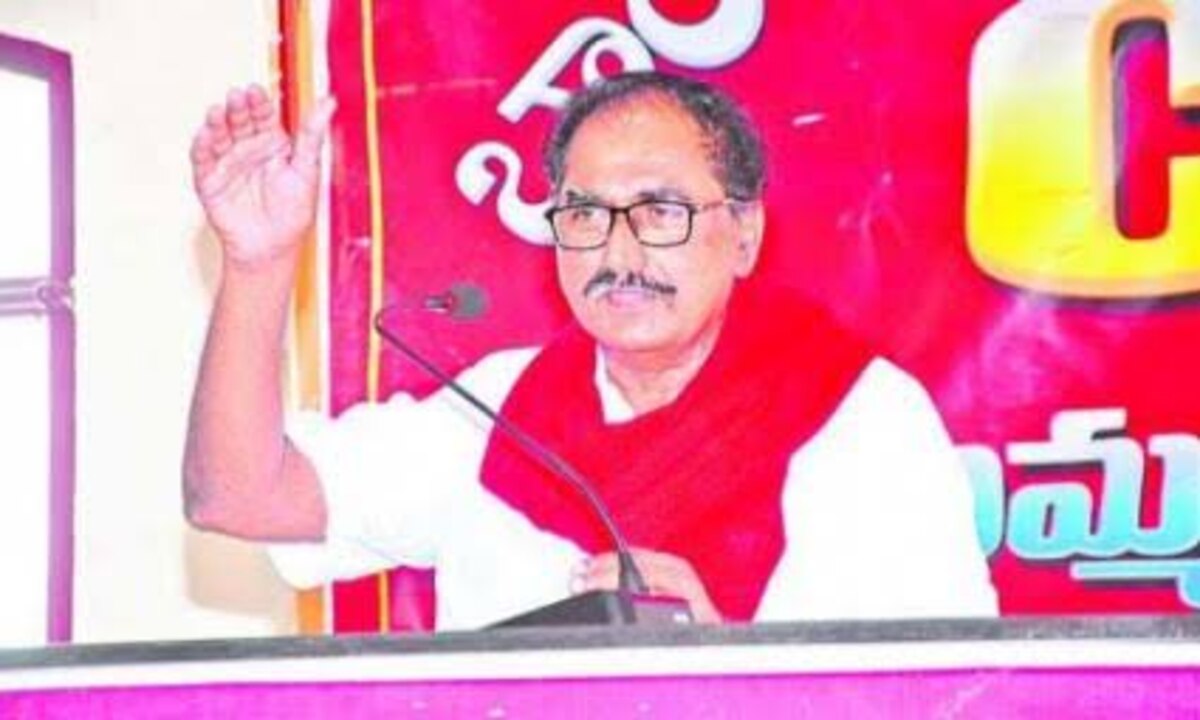 cpm-state-secretary-tammineni-veerabhadra-has-a-heart-attack-doctors-say-her-condition-is-critical